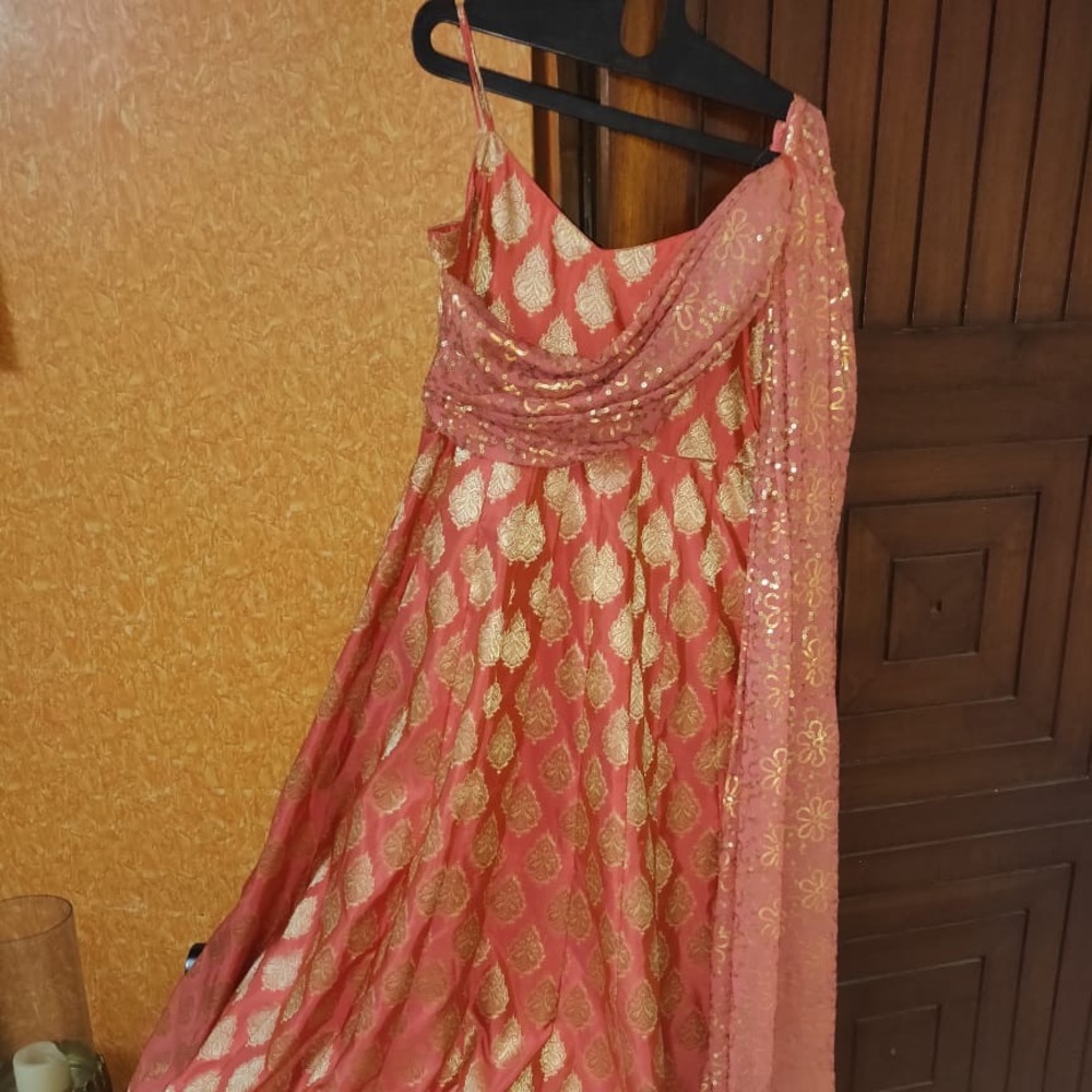 Rust Rich gown in size 4/6
